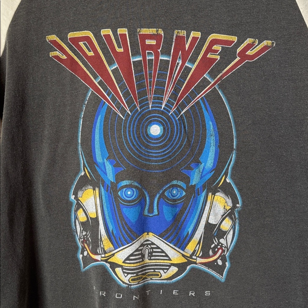 Journey Graphic Short Sleeve Tee in Black